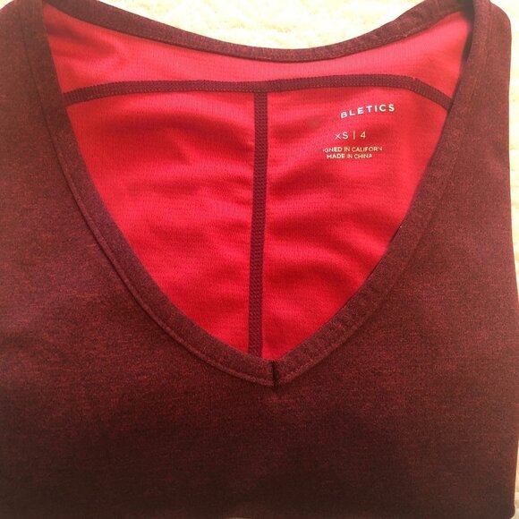 Fabletics Merida V-Neck Long Sleeve Thumb Hole Workout Top Women's Size XSmall - Picture 7 of 7